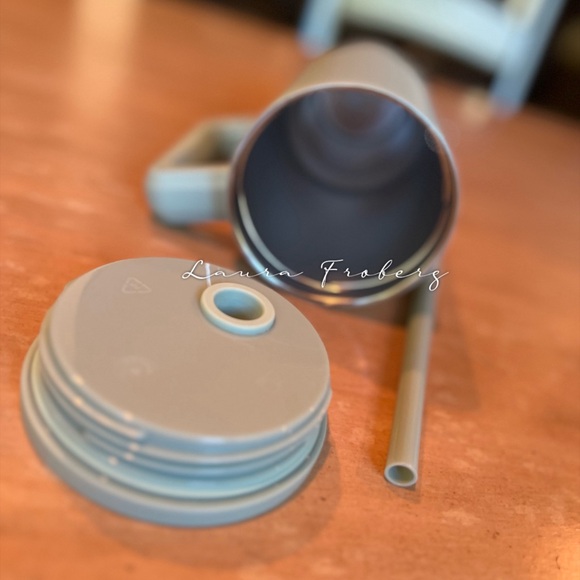 Simple Modern Sea Glass Sage 40 Ounce Trek - Picture 5 of 5